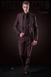 Przystojny Przycisk Burgundy Groom Tuxedos Szal Kapel Mężczyźni Garnitury 3 Sztuki Ślub / Prom / Dinner Blazer (Kurtka + Spodnie + Kamizelka + Krawat) W664