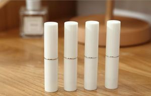 2,8 g Cosmetic vazio Chapstick Lip Balm Tubes caseiro Lip Balm contêiner com Gold Silver Inner Tubo frete grátis