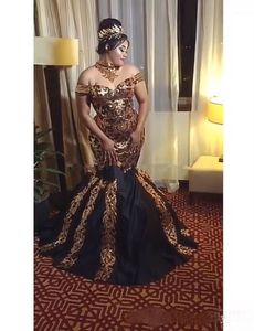Plus Size Lace Mermaid Evening Dresses 2019 Sparkly Gold Sequined Halter Off Shoulder African Prom Gowns Sweep Train Satin Party D3116