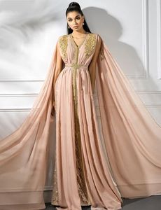 Rosa A-Linie ärmellose marokkanische Kaftane muslimische Abendkleider Goldspitze Stickerei Vintage formelles Partykleid Arabisch Dubai Abendkleid