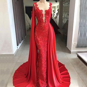 Czerwony 2019 Tanie Syrenki Prom Dresses z Watteau Train Jewel Neck Lace Aplikacja Formalna Dress Specjalna okazja Sukienka Vestidos de Fiesta