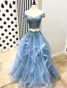 Baby Blue due pezzi Abiti da ballo Scollo a barchetta Manica a cappuccio Pizzo Top Tiered Tulle Abiti da sera lunghi 2019 Abito da festa estivo su misura