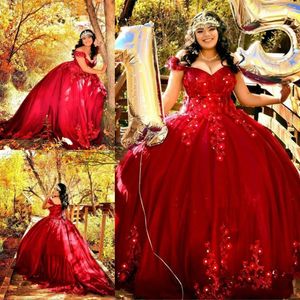 2020 Burgundy Mörk Röd Quinceanera Klänningar Av Skulder Satin Lace 3D Appliques Puffy Long Sweet 16 Plus Storlek Party Dress Prom Evening Gowns