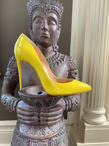 Sexy Lady Designer Moda Mulheres Sapatos Amarelo Patente Ponto De Couro Toe Stiletto Salto Alto Noiva Bombas de Casamento Brand New Grande Tamanho 44