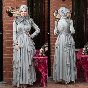 Muzułmańskie suknie wieczorowe 2020 Długie rękawy Aplikacje Wzburzyć Formalne Suknie Prom Hidżab Islamski Dubaj Kaftan Saudi Arabska Party Dress