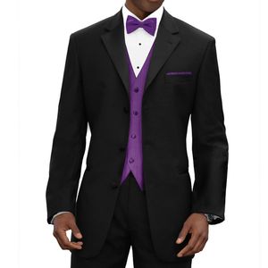 Tre Piece Black Wedding Groomsmen Tuxedos 2019 Senaste klassiker Notched Lapel Custom Made Män Passar Lila Vest Jacket Pants