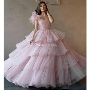 Lovely Quinceanera Dresses Pink One Shoulder Puffy Prom Dresses Cupcake Tiered Ruffles Bottom Party Gown Floor Length Tulle Sweet 16 Dress