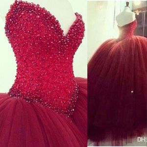 Sexy Dark Red Quinceanera Suknie Ball Suknia Bez Rękawów Kryształ Frezowanie Glitter Burgundia Długość Długość Piętra 15 Party Dress Prom Suknie Wieczorowe