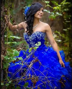 2019 Nowy królewski niebieski słodki 16 sukienek Quinceanera ukochany haft z koralikami poziomy marszki spódnica suknia balowa księżniczka długa bal
