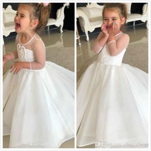 Abiti da sposa in pizzo Appliques Tulle Flower Girl Dress senza maniche Puffy spettacolo abito con fiocco Santa Comunione Abiti per le ragazze