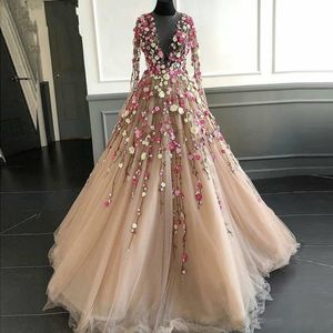 Feenhafte 3D-Blumen-Abschlussballkleider, langer transparenter Ausschnitt, handgefertigte Blumen, Tüll mit langen Ärmeln, schickes Abendkleid, Tüll-Prinzessin-Partykleid