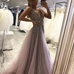 A-Line Open Back Tulle Prom Dress V-Neck Prom Dress Sexy Długie Suknie Formalne Długie Tulle Top Frezowanie Sexy Szare Suknia Wieczorowa