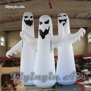 Palloncino gonfiabile modello spettro soffiato ad aria bianco gigante di altezza 4 m / 5 m con illuminazione orribile personalizzata per la decorazione esterna ed interna di Halloween