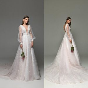 2020 Linia Długim rękawem Suknie ślubne Koronki Appliqued Sweep Pociąg Czeski Suknia Ślubna Custom Made Garden Backless Bridal Robes de Mariée