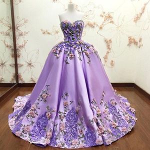 Lavender Ball Gown Evening Dresses Sweetheart Lace Appliques Flowers Girls Pageant Gowns Lace Up Back Satin Prom Dress Long