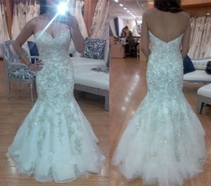 2020 Glänsande Tung Beaded Luxury Crystal Bröllopsklänning Mermaid Vintage Strapless Sweetheart Rhinestone Stunning Bridal Gown Plus Storlek