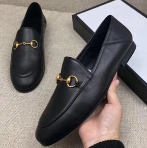 2019 Flat soled casual shoes Authentic cowhide Metal buckle Ladies shoes leather Men women Trample shoes 45