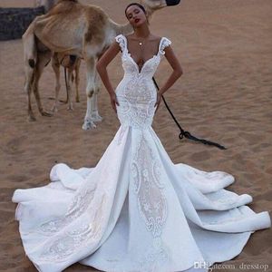2019 Meerjungfrau Brautkleider Applikation V-Ausschnitt Spitze Brautkleider Strand Sweep Zug rückenfreies Hochzeitskleid nach Maß