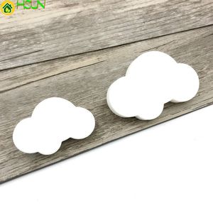 2st Barnrum Knoppar och handtag Cartoon Furniture Handles Soft PVC White Cloud Door Knob Skåp Dra för barn