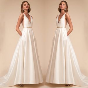 Vit Sexig Backless Aftonklänning Ny Högkvalitativ Satin Fabric Bride Deep V Neck Fashion Girl Party Dress Tail Style Custom