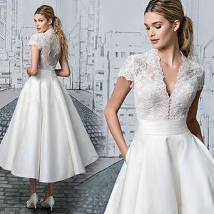 Vintage spetste längd Korta aftonklänningar med mössa ärmar se genom V -hals brudklänningar vestido de novia Custom Made Made