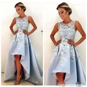 Hellblaue, elegante Abendkleider mit D-Blumenapplikation, perlenbesetzt, ärmellos, U-Ausschnitt, hoch tief, Sweep-Zug, formelles Abschlussball-Partykleid