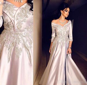 Ärmel Stilvolle lange Abendkleider Satin Stickerei Appliziert Sexy Schulterfrei Abschlussball Party Ballkleid Maßgeschneidert