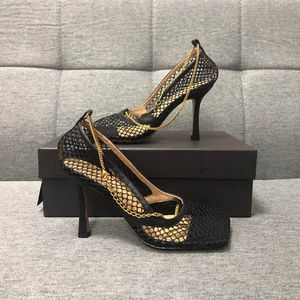 حار بيع، وفاق شبكة وBERRY CALFSTRETCH مضخات المرأة مثير سلسلة صندل أحذية أزياء تمتد مضخات