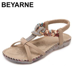 Beyarne حجر الراين السيدات الصنادل الصيف امرأة الأحذية البوهيمي المرأة الصنادل الأزياء زحافات النساء عارضة الأحذية المسطحة