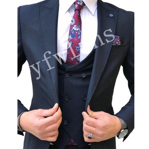 Klasik Tek Düğme Yakışıklı Groomsmen Tepe Yaka Damat smokin Erkekler Suits Düğün / Balo Sağdıç Blazer (Ceket + Pantolon + Vest + Tie) W67