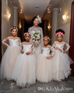 Spitze Blumenmädchenkleid für Hochzeit Puffy Mädchen Geburtstag Party Kleider Applikationen Heilige Erstkommunion Kleider Maßgeschneidert