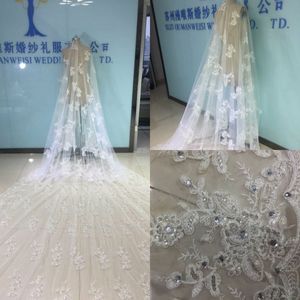 Luxury Bridal Veils Cathedral Length with Free Combs 5 Meters Long White Ivory Lace Applique Beads Crystal Wedding Veils Real Images