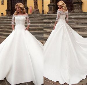 2021 Elegante weiße A-line Hochzeitskleid aus der Schulter Kurzarm Spitze Appliques Sexy Back Button Brautkleider