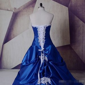 Vintage królewskie niebieskie satynowe sukienki ślubne białe organza koronkowa aplikacja kaplica pociąg ślub ślubny suknia balowa z koralikami na zamówienie Plus2286