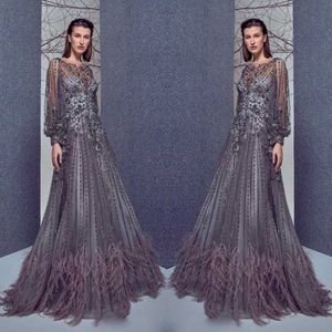 Luxury Fur Beaded 3D Applique En Line Prom Dress Vintage Quinceanera Klänningar Lång Formell Party Evening Gown