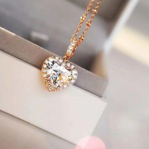 Fashion-kvalitet S925 Pure Silver Heart Pendant With Sparkly Diamond for Women Necklace Earring Fashion Trendy Jewelry Gift Free Frakt