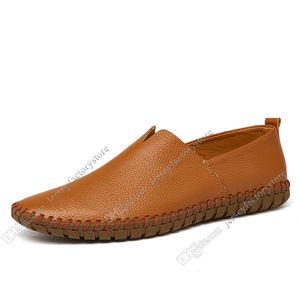 New Hot Fashion 38-50 EUR Nya Mäns Läder Skor Skor Candy Färger Överhällar Brittiska Casual Skor Gratis Frakt Espadrilles Sjuttiofem