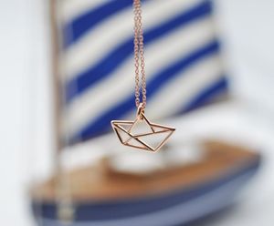 折り紙ヨットネックレスネイビー航海幾何学紙セールボート船女性用オーシャンビーチパーティーギフト用のペンダントチェーンネックレス