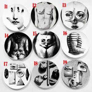 Wholesale Home Wall Hanging Round Ceramics Plates 7 Inch Printed Portrait Plates Durable Coffee Shop Wall Decor Retro Plates TQQ BH0728-1