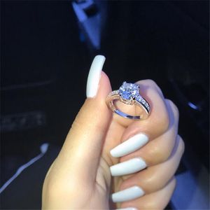 Klassiskt enkla modesmycken Äkta 925 Sterling Silver Hög kvalitet Rundskuren Vit Topaz CZ Diamond Promise Kvinnor Bröllopsring Ring Present