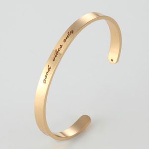 Mode Personalisierte Edelstahl Gravur für Sie Inspirational Manschette Bangle Charme Silber / Gold / Rose Gold Armband Geschenk