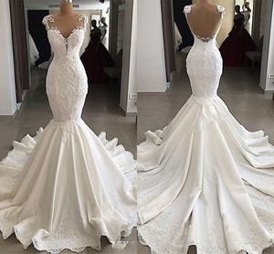 Affascinanti abiti da sposa a sirena in pizzo con maniche ad aletta con scollo a barchetta aperto sul retro Abiti da sposa vintage increspati Abiti da sposa sexy senza schienale