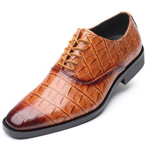 Designer Märke Luxury Leather Business Men Klänning Skor Retro Lace Up Oxford Skor För Män Storlek EU 38-48