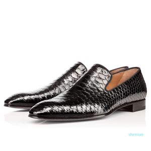 Hot Sale-sapatos mocassins preto spike vermelho couro envernizado deslizamento na sapata de vestido de casamento apartamentos fundos para partido do negócio tamanho 39-47