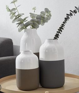 Kontrastierende kleine Keramikvase, Mini-frische Desktop-Ornamente, nordisches Ins-Grau, einfaches Wohnzimmer, Couchtisch, Blumenarrangement
