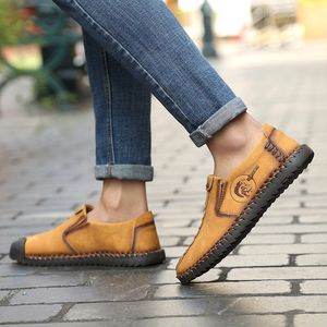 Casual New Brand Fashion Sneakers Comfortable Slip On Anti-skidding Slip-on Solid Leather Shoes Men Causal Huarache Hot