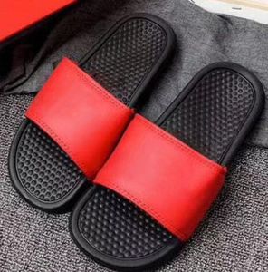 Slippers de verão clássicos homens homens designers de moda slides Sandálias de praia Casual Slipper 183k tamanho 36-45 de alta qualidade