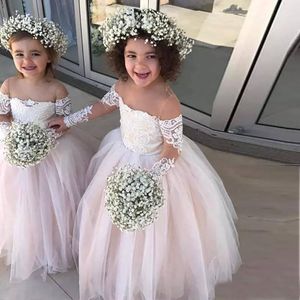 Transparent Sheer Neck Flower Girl Dress Ball Gown Illusion Långärmad Spets Toddler Communion Dress Formell Wear Birthday Party Custom