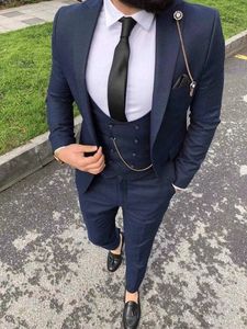 Högkvalitativ en knapp Navy Blue Groom Tuxedos Peak Lapel Män Passar Bröllop / Prom / Middag Bästa Man Blazer (Jacka + Byxor + Vest + Slips) W423