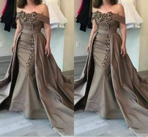 Luxury Appliqued Beaded Aftonklänningar Elegant Av Skulder Med Avtagbar Tåg Formell Occaison Wear Prom Party Gown Custom Gjorda